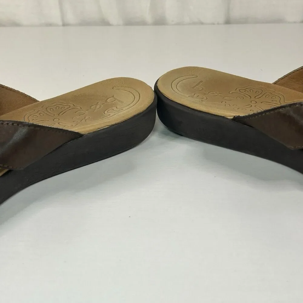 BOC Sandals Womens 8M Thong Flip Flops  Brown Faux Leather Casual - Picture 3 of 8